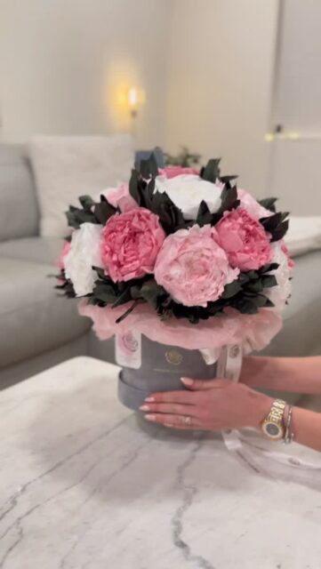 Flowers that never wilt ✨Luxury preserved floral arrangements
handcrafted to stay beautiful for years.No water.
No maintenance.
Just timeless beauty.Perfect for gifts, home decor, and special moments.Shop now
maisonfleurie.com 🤍🌸